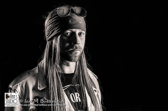 POTD 24 February 2014: Guns or Roses