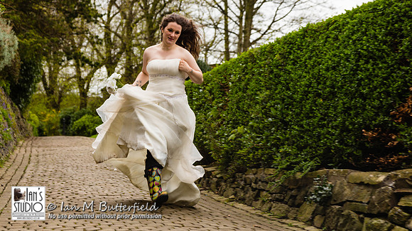 POTD 25 April 2015: Runaway Bride