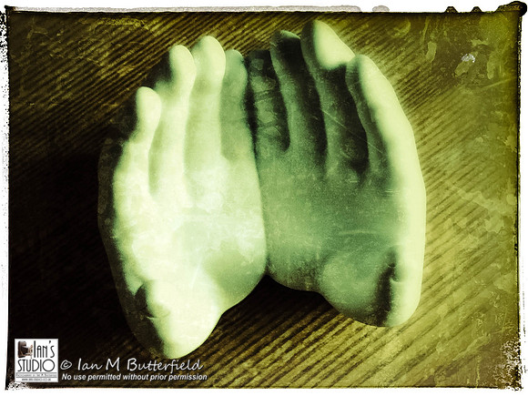 POTD 19 August 2013: Snapseed Hands