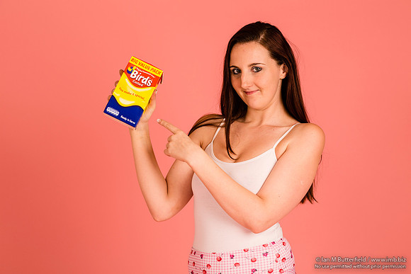 Je55 - Her first wet and messy shoot