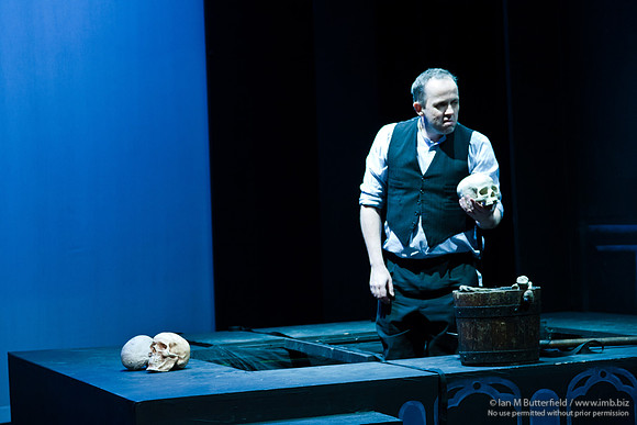 FD0317B-E04165-2 : Hamlet