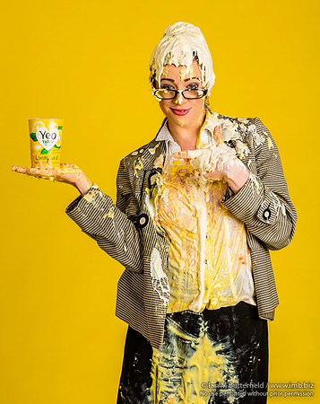 Rhianna - Wet and Messy