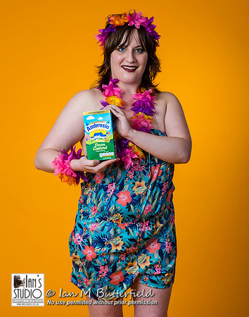 Ambrosia's first messy shoot