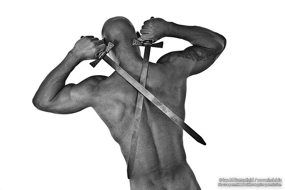 FB0929C-E07524 : Male nude with swords