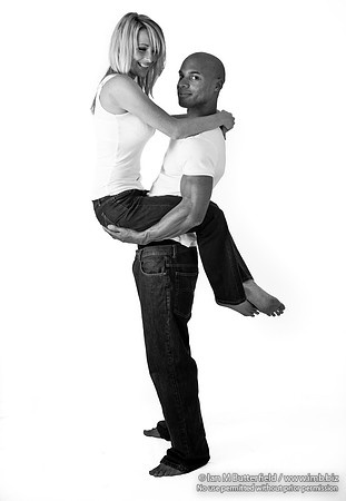 FB0929C-E07449 : In his arms