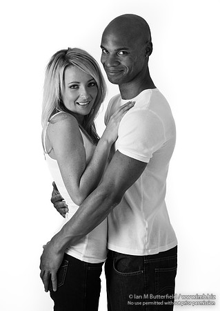 FB0929C-E07425 : The embrace
