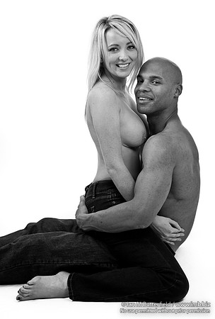 FB0929C-E07474 : Semi-naked embrace