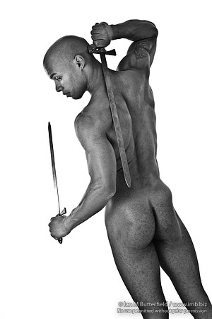 FB0929C-E07529 : Male nude with swords