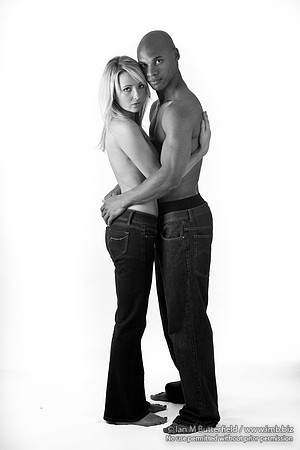 FB0929C-E07452 : Semi-naked embrace