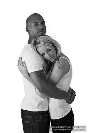 FB0929C-E07418 : The embrace