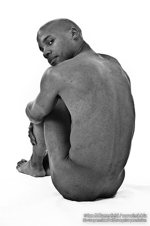 FB0929C-E07519 : Male nude