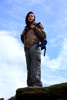 FB0902A-E05206 : Asian woman walking in the countryside