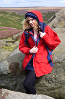 FB0902A-E05173 : Attractive blonde woman hill walking