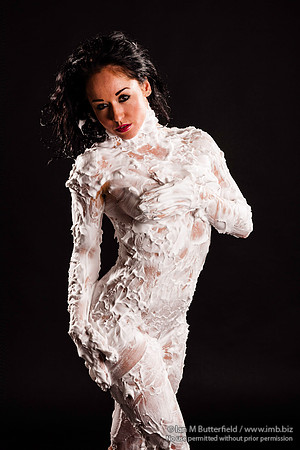 [FE0324A-E05327] Messy Art Nude Workshop