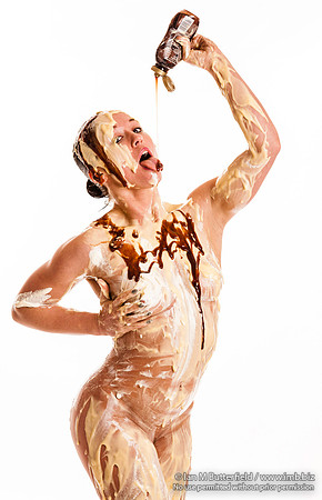 [FE0324A-E05407] Messy Art Nude Workshop