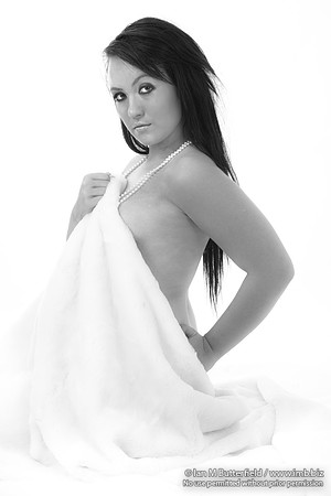 FB0814B-E04534 : Draped with white material.