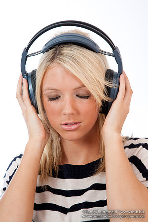 FB0814A-E04375 : Music