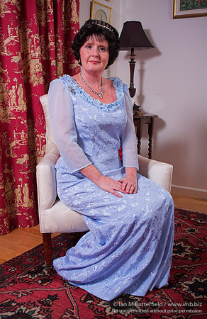 [EY1105A-E06580] Crown Matrimonial - Elisabeth, the Duchess of York