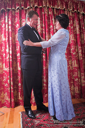 [EY1105A-E06570] Crown Matrimonial - Bertie and Elisabeth, the Duke and Duchess of York