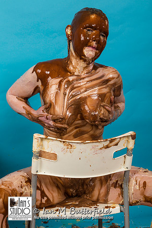 Messy shoot with model KVS