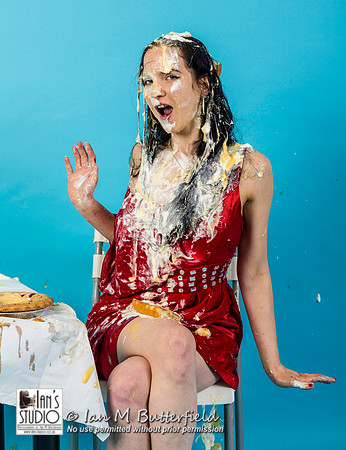 Rahel in "Just Desserts"