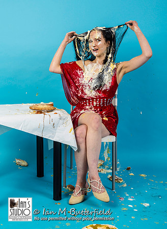 Rahel in "Just Desserts"